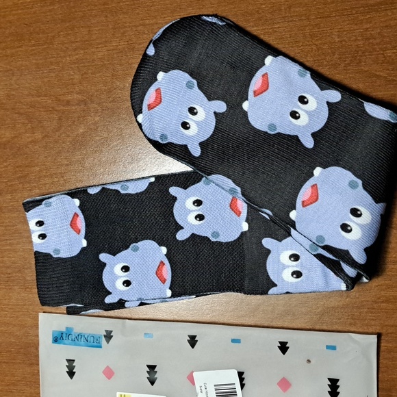 Accessories - Hippo socks/ BUNDLE ONLY 2or more items